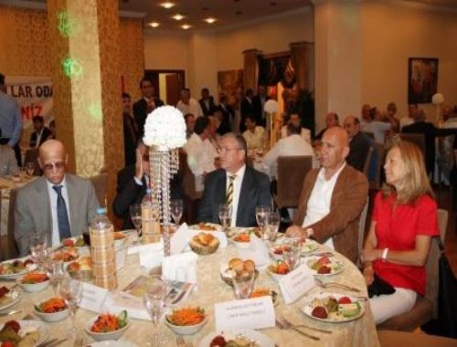 Başkan Öz  Bakkallarla Bir Araya Geldi